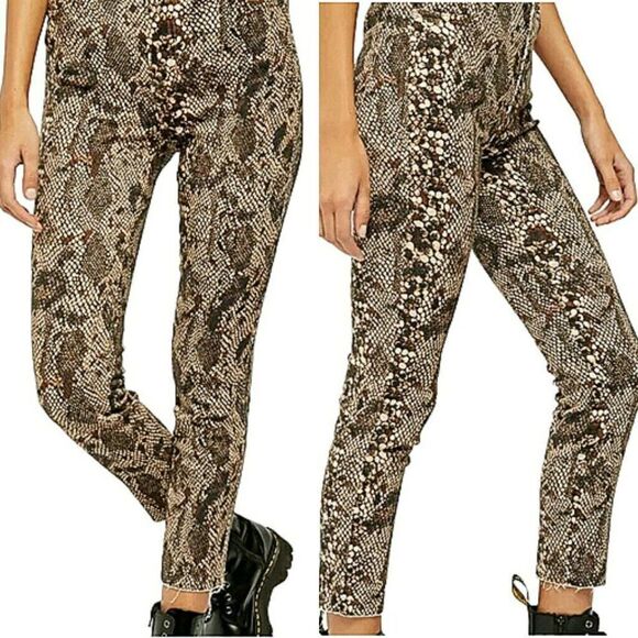 Free People WE THE FREE Womens 31 Snakeskin Print Jeans Frayed High Waist Pants - Picture 1 of 13